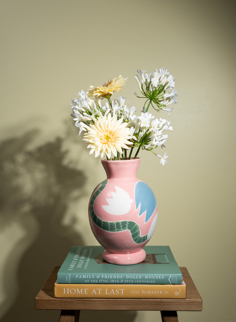 A vase that holds its own